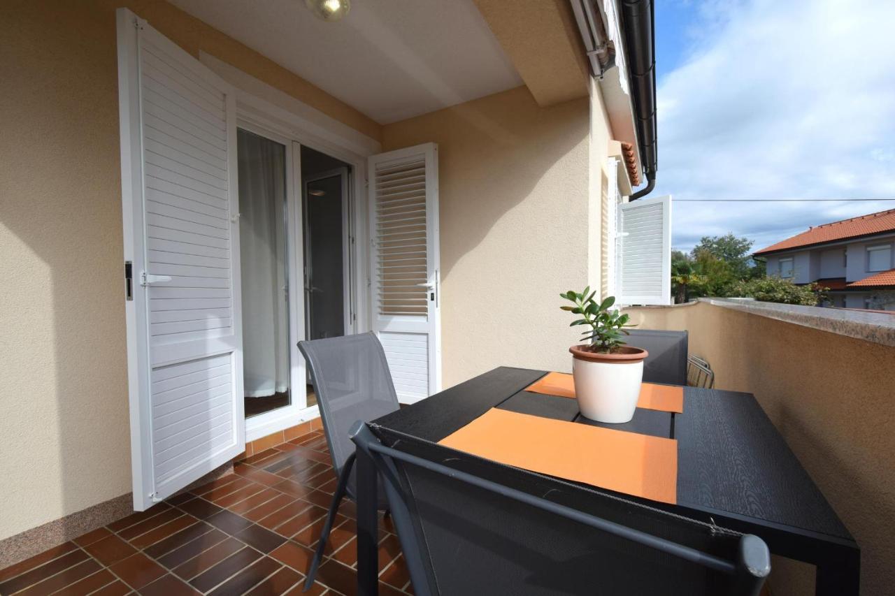 Apartments Julia Čižići Kültér fotó